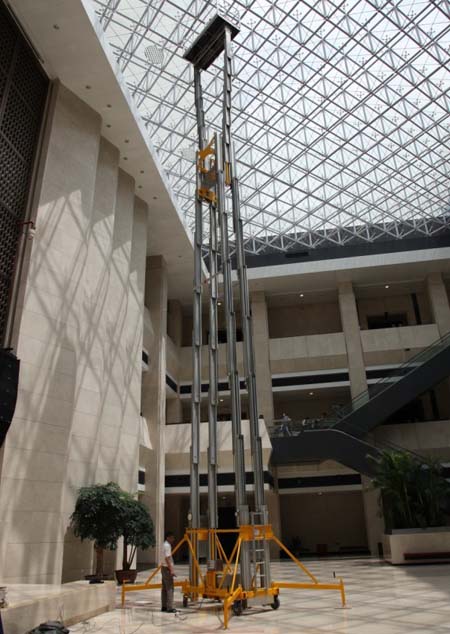 六桅杆大型高空作业平台 青岛拓展清洗;拓展清洗;青岛清洁机械;清洁用品批发; 青岛拓展清洗有限公司     青岛拓展地坪科技有限公司