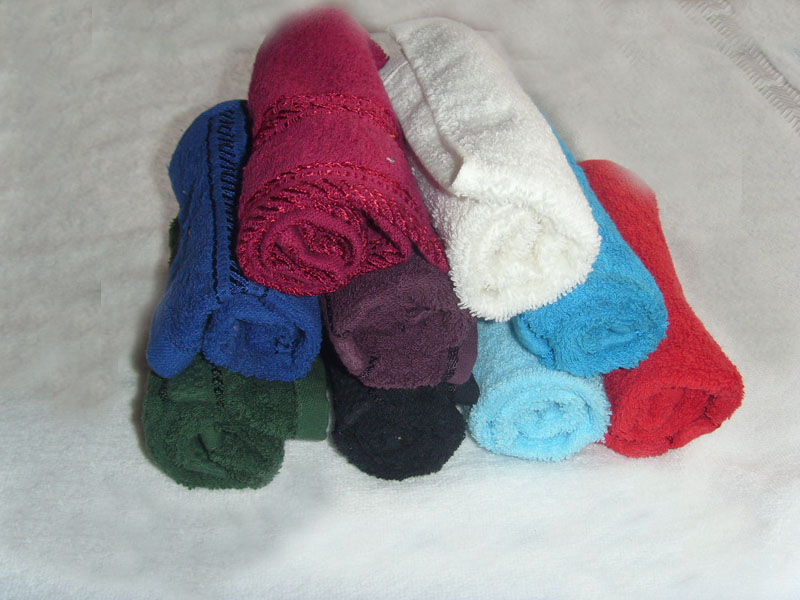 素色毛巾 毛巾;浴巾;沙滩巾; 青岛艾德嘉纺织品有限公司